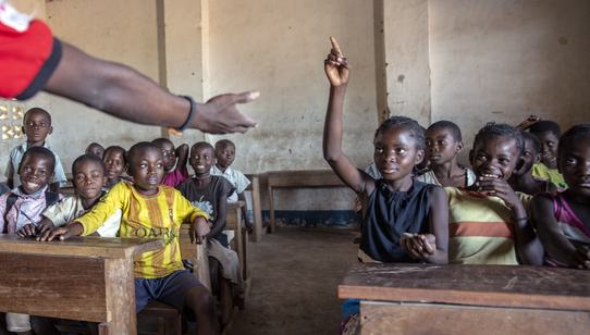 Children in class in DR Congo_Education_War Child_180628