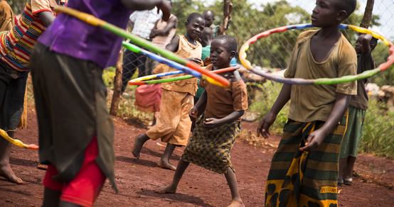 TeamUp_IRC kinderen hoelahoepen_hoepels_War Child Oeganda_XXXXXX