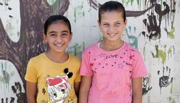 Friends Mariam and Ruqiya at War Child's Safe Space in Mosul, Iraq_War Child Iraq_180926