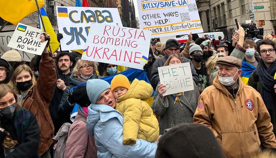 War-Child_Oekraïne_Stockfoto_2_220227